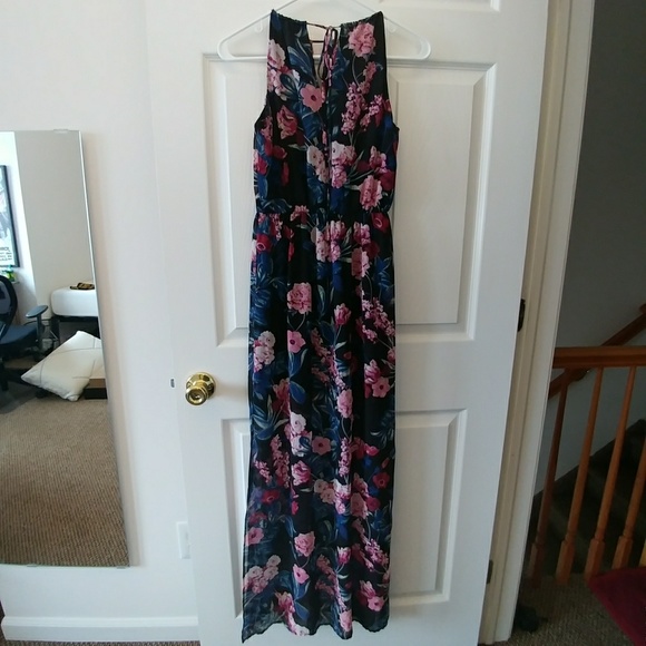 F21 Black floral maxi dress - Picture 2 of 7